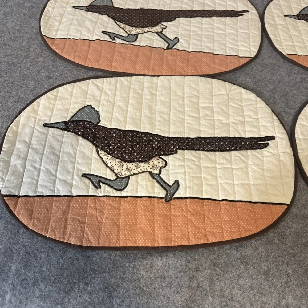 4 Handmade Quilted Oval Roadrunner Fabric Placemats  Grandma‎  Country Farmhouse